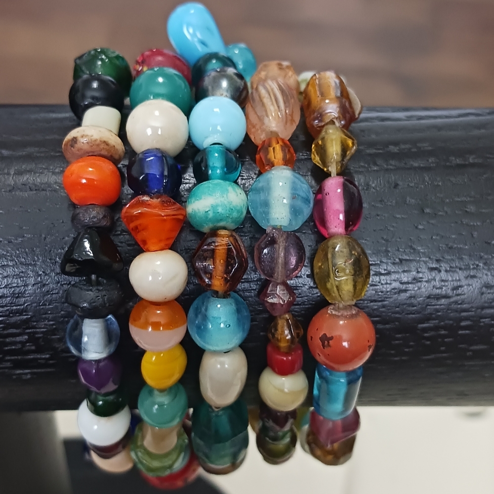 Multi strand glass beads braclet